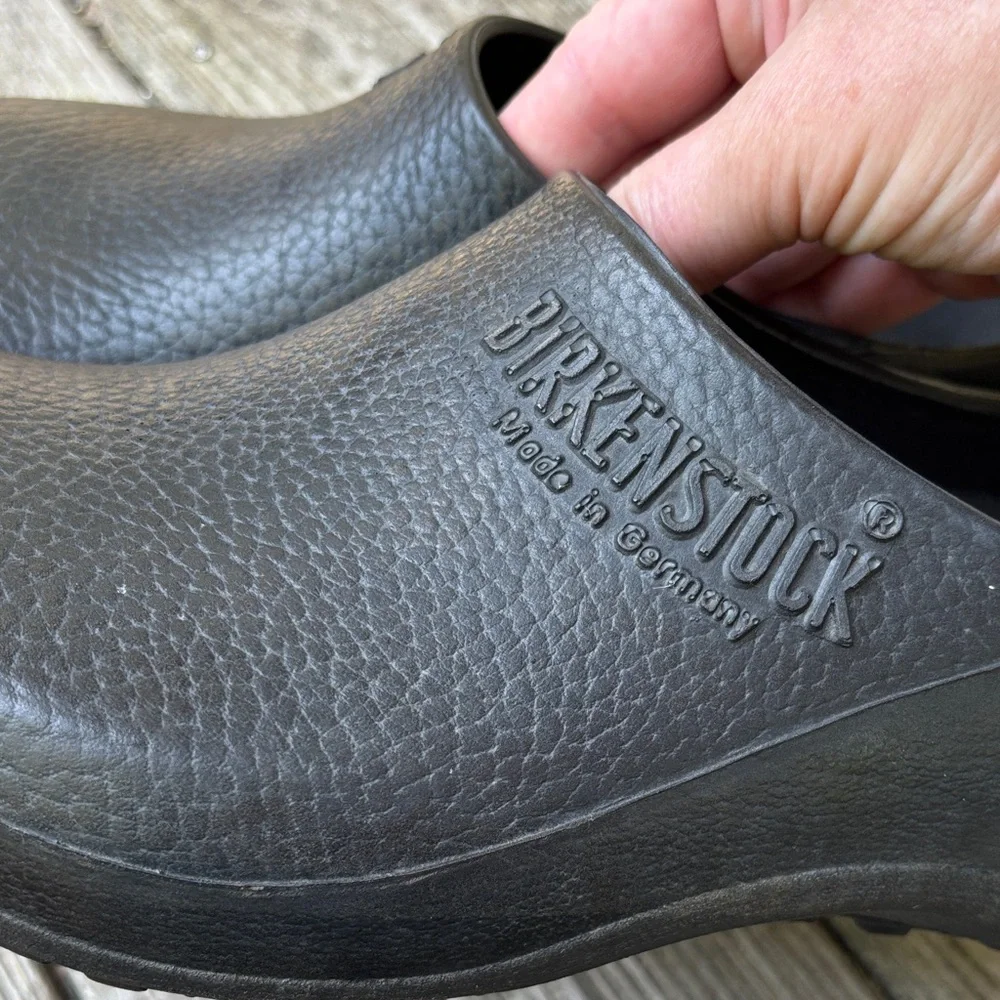 Birkenstock Textured Black Slip-On Clogs 39N L8M6 - Picture 8 of 11